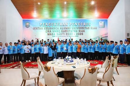 Dikukuhkan Ketua IKA UNRI Kabupaten Siak, Gerakkan Alumni Agar Berdaya Guna Jadi Komitmen Alfedri